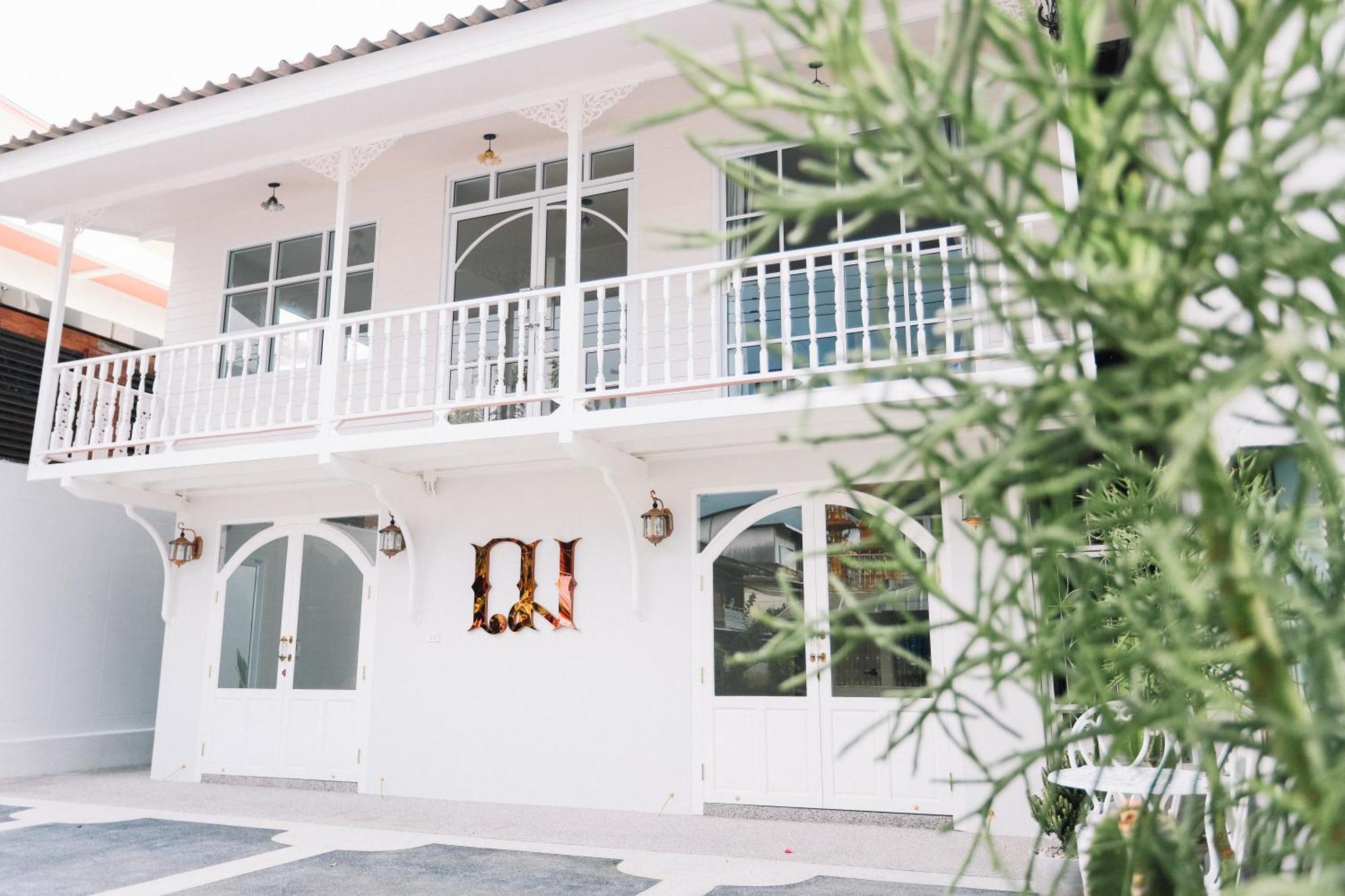 Chertel Poshtel Ban Chamun Екстер'єр фото